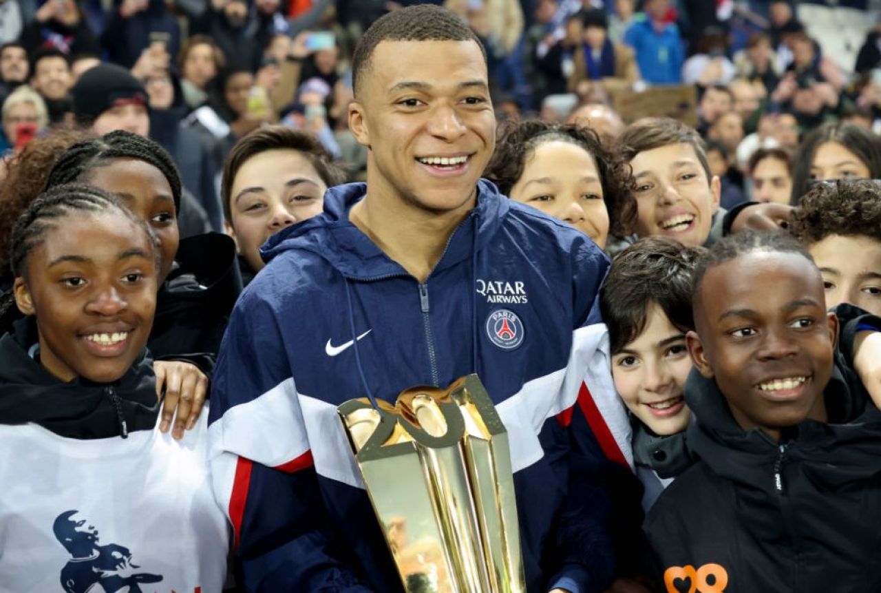 Mesajul lui Edinson Cavani pentru Kylian Mbappe după ce francezul i-a doborât recordul _7