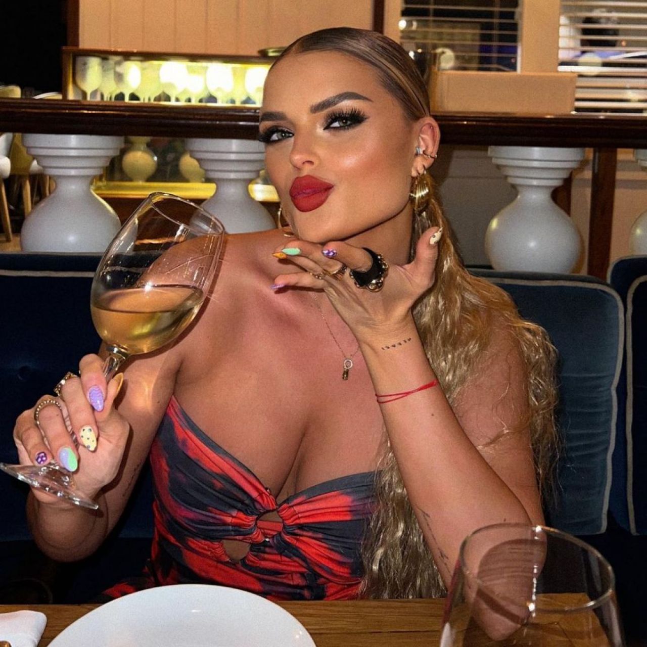 A trecut prin clipe de coșmar la o petrecere cu fotbaliști: „Am ieșit plângând!” Dezvăluirile influenceriței _5
