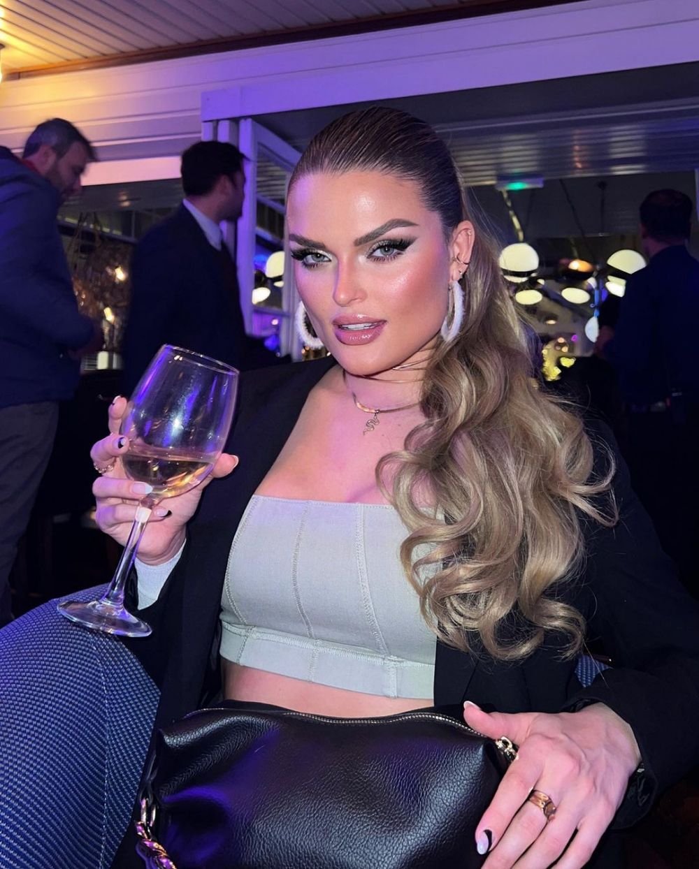 A trecut prin clipe de coșmar la o petrecere cu fotbaliști: „Am ieșit plângând!” Dezvăluirile influenceriței _51