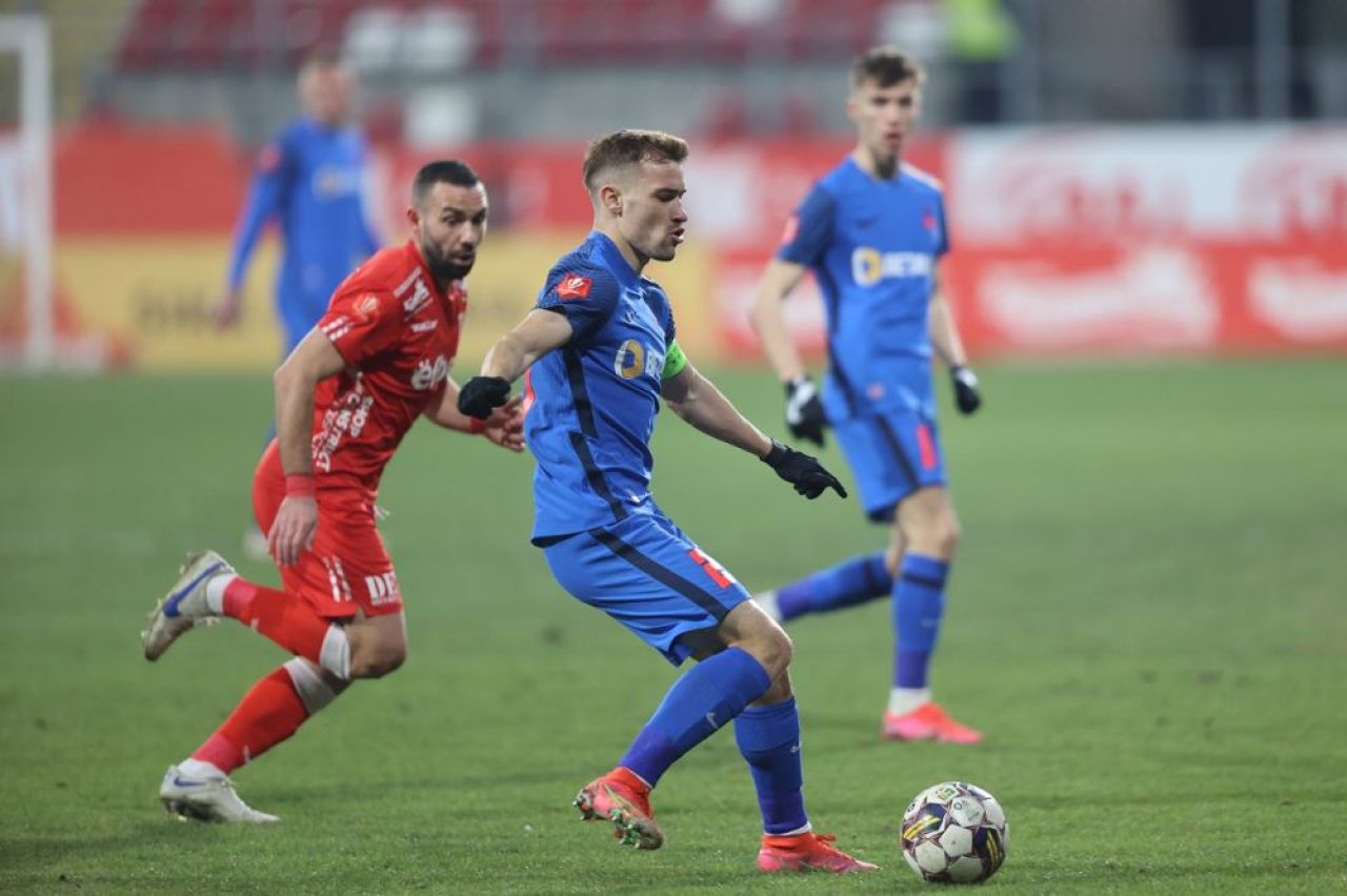 UTA dă replica după ce FCSB s-a plâns de gazon: