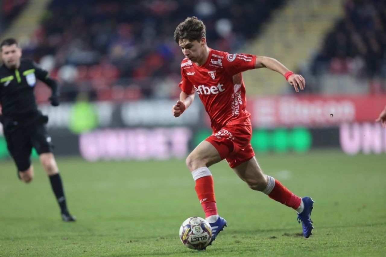 UTA dă replica după ce FCSB s-a plâns de gazon: