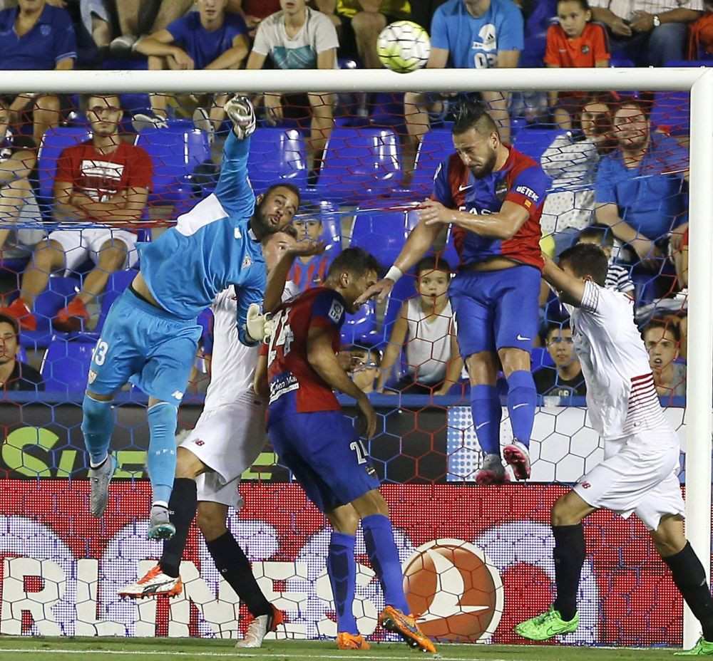 Starul „pre Compagno”, semifinalist la EURO de la CFR Cluj: ce face azi și experiența „înfricoșătoare” din România_21