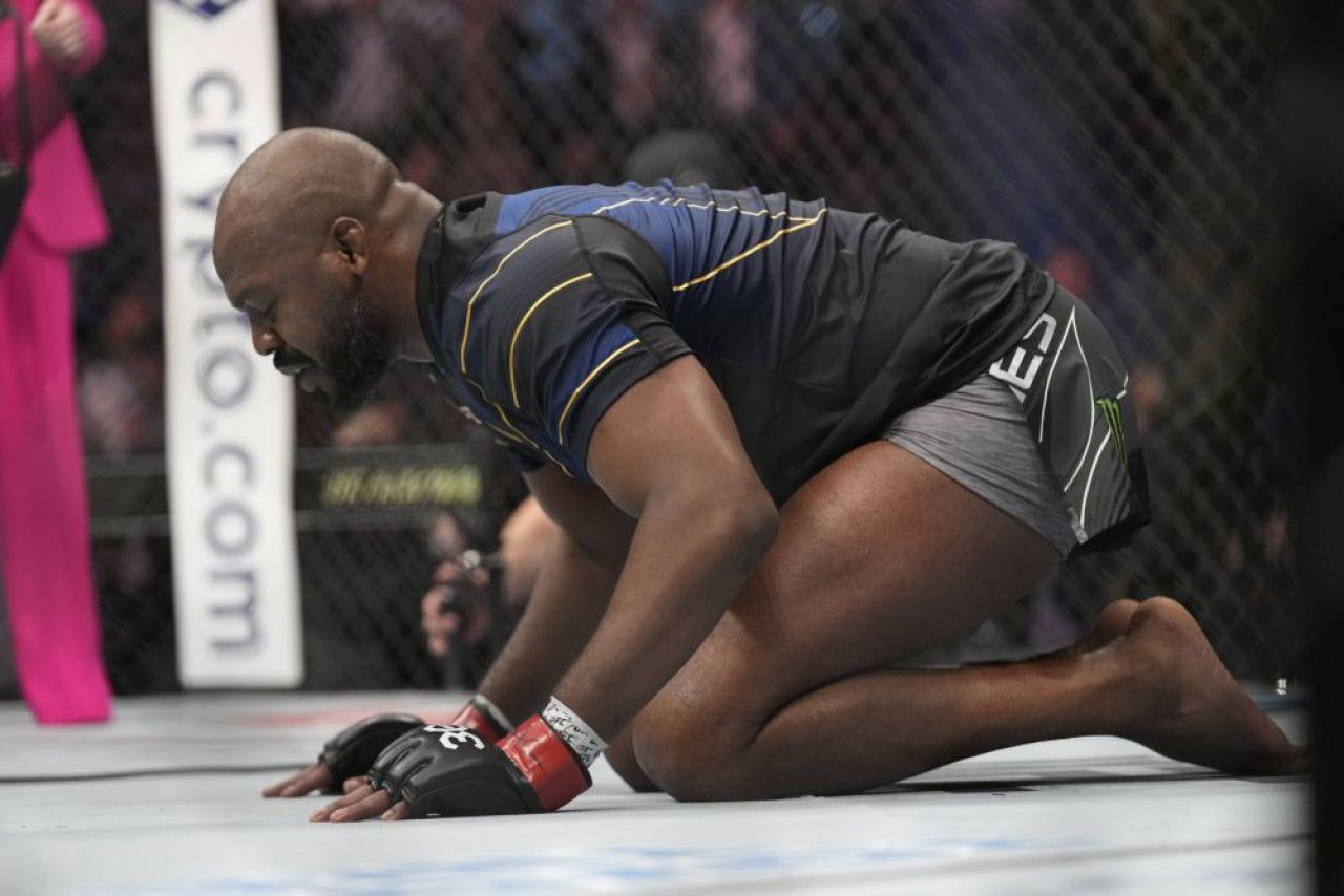 Noaptea strangulărilor în UFC_5