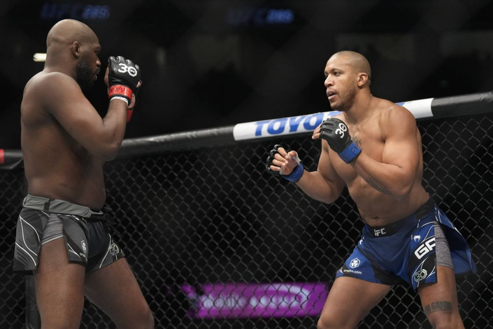 Noaptea strangulărilor în UFC_8