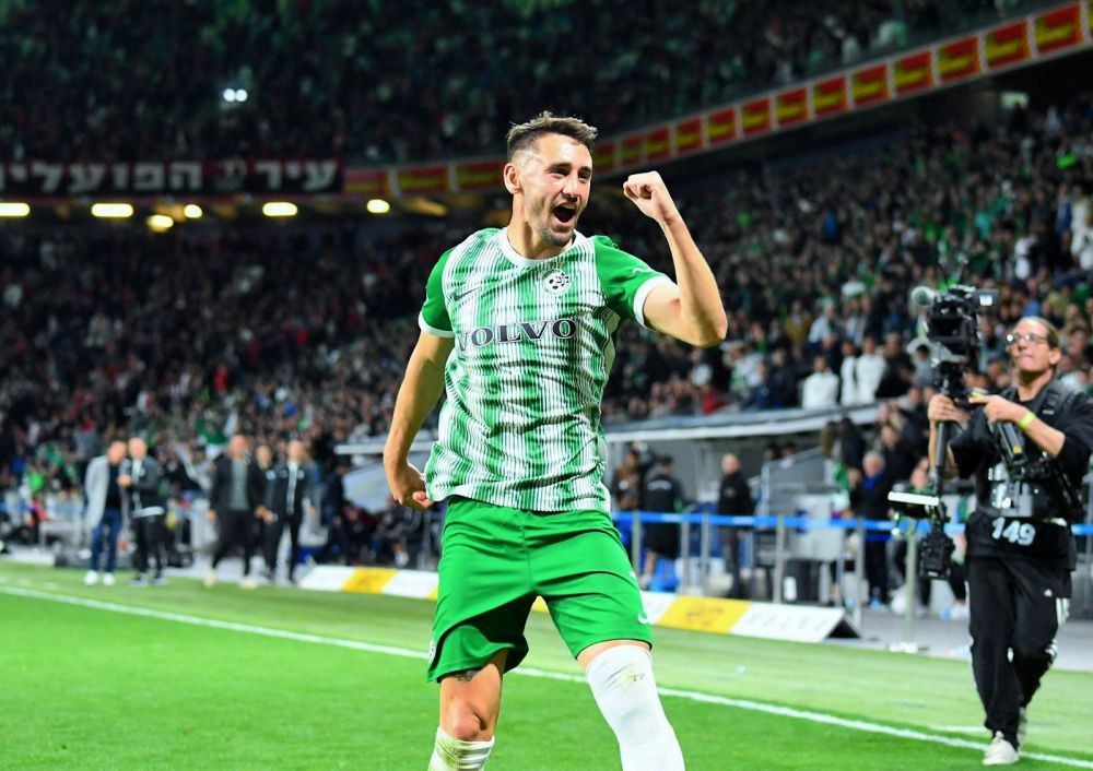 Românul care s-a retras de la echipa națională a înscris un hat-trick senzațional în derby și este golgheterul primei ligi!_8