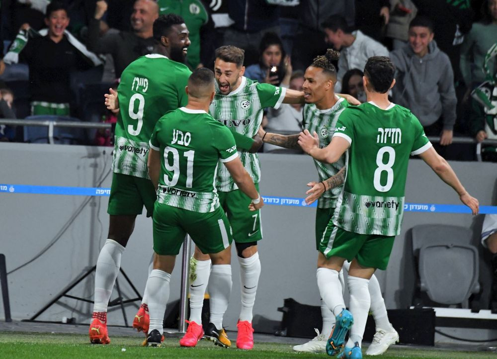 Românul care s-a retras de la echipa națională a înscris un hat-trick senzațional în derby și este golgheterul primei ligi!_9