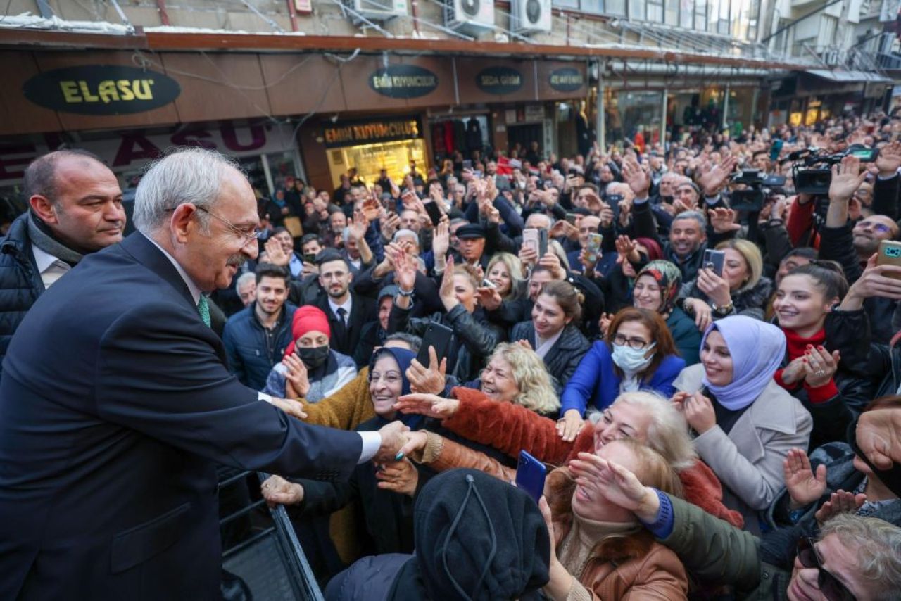 Unul dintre cei mai cunoscuți fani ai lui Fenerbahce, candidatul opoziției pentru a-l detrona pe Erdogan!_1