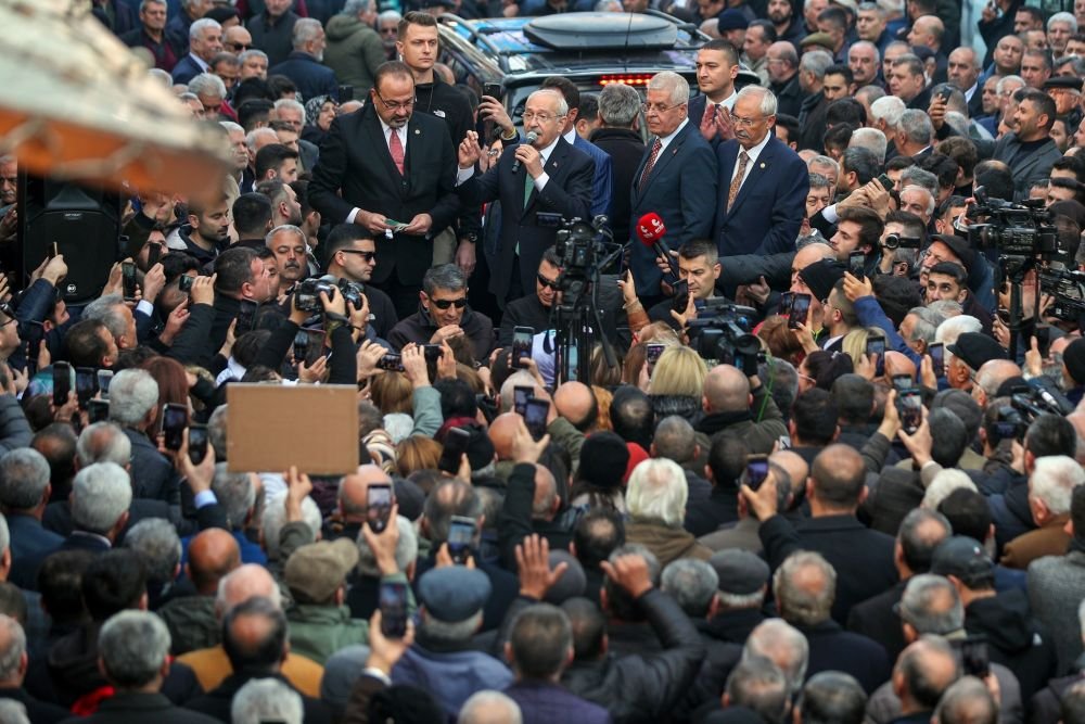 Unul dintre cei mai cunoscuți fani ai lui Fenerbahce, candidatul opoziției pentru a-l detrona pe Erdogan!_2