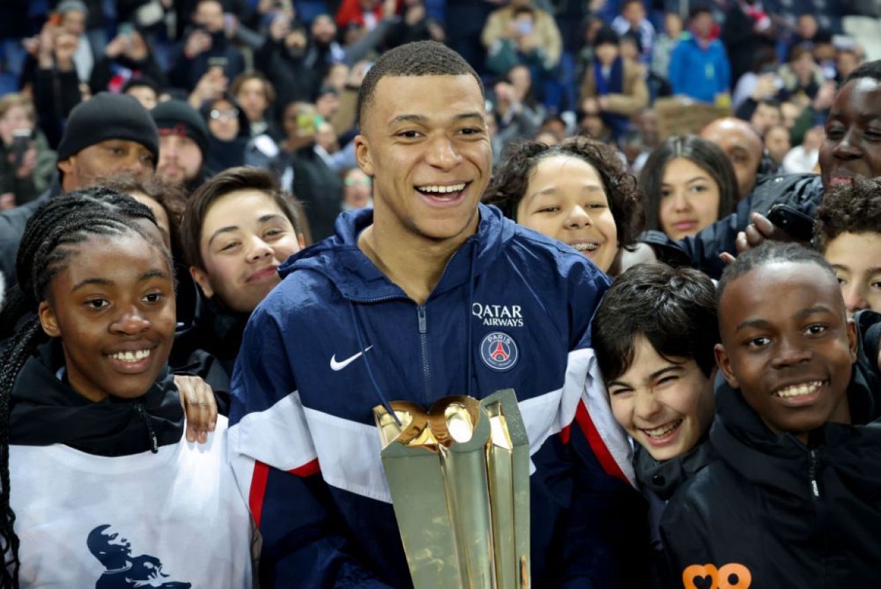 Gestul superb făcut de Kylian Mbappe pentru un adversar, al cărui copil a decedat la cinci ani_1