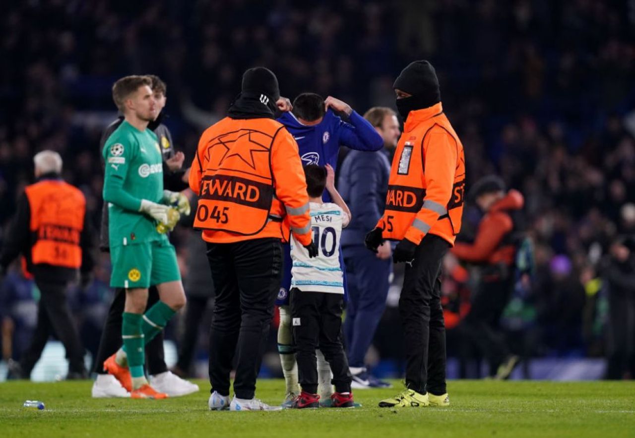 Gestul superb făcut de Enzo Fernandez la finalul partidei cu Borussia Dortmund. Starul agentinian, impresionat de un puști _5