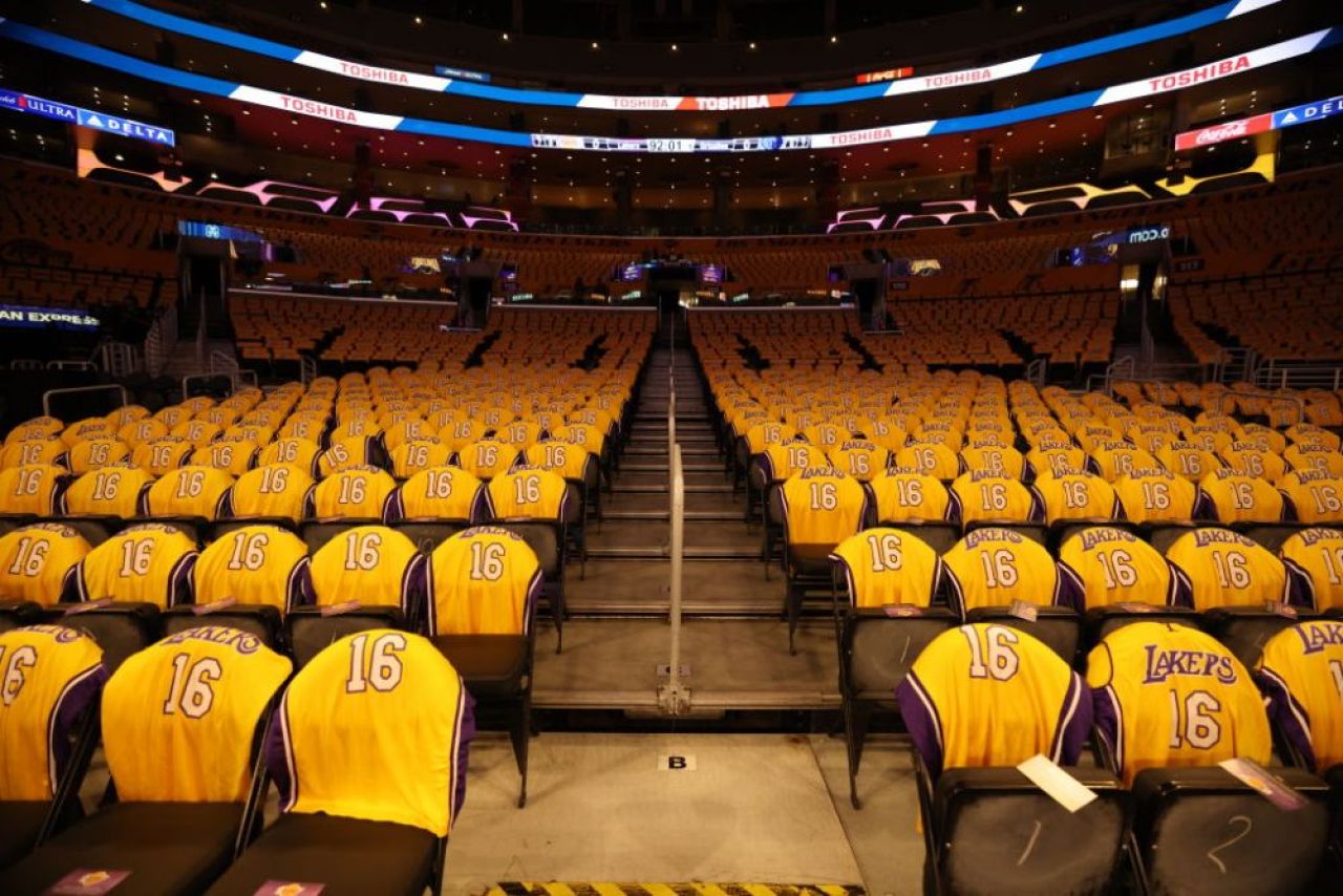 Moment emoționant! Tricoul lui Pau Gasol, retras alături de cel al „jumătății sale” din teren, Kobe Bryant! Legenda decedată prevăzuse momentul în 2018 _2