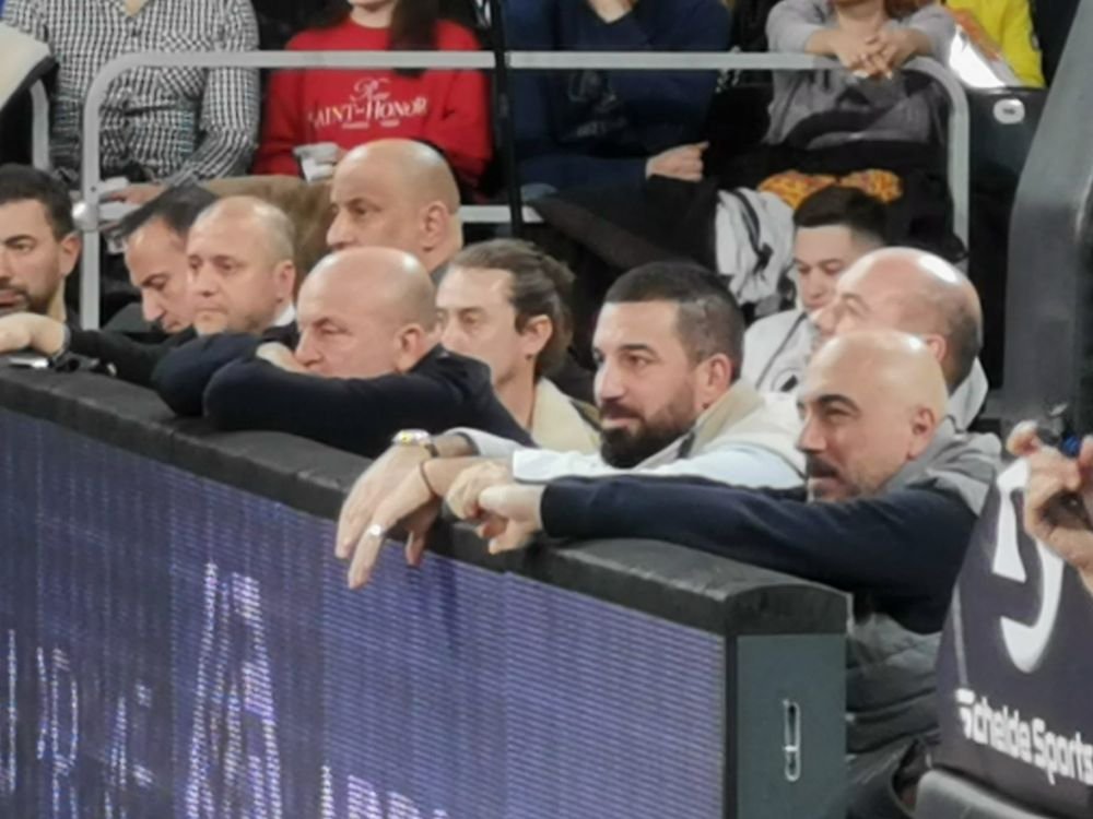 Arda Turan este în România! Unde a fost surprins fostul mijlocaș de la Barcelona și Atletico Madrid_5