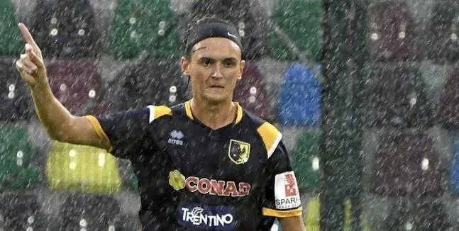 Românul cu Karlsruhe, Chievo și Bologna în CV are o nouă echipă: ”A venit Radja Nainggolan, așa că am preferat un club ca Farul domnului Hagi”_8