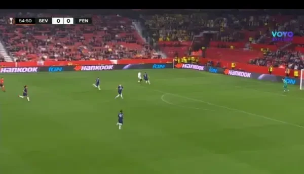 Sevilla - Fenerbahce 1-0 (Jordan deschide scorul cu un șut din afara careului)