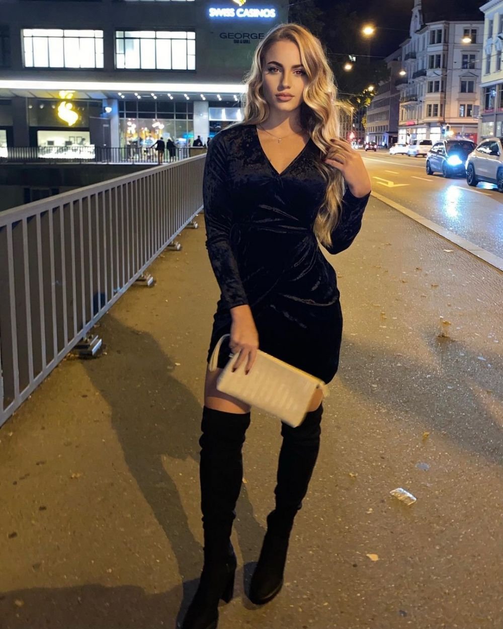 Lovitură teribilă pentru cea mai frumoasă fotbalistă din lume. A ieșit în lacrimi de pe teren, după o accidentare: 