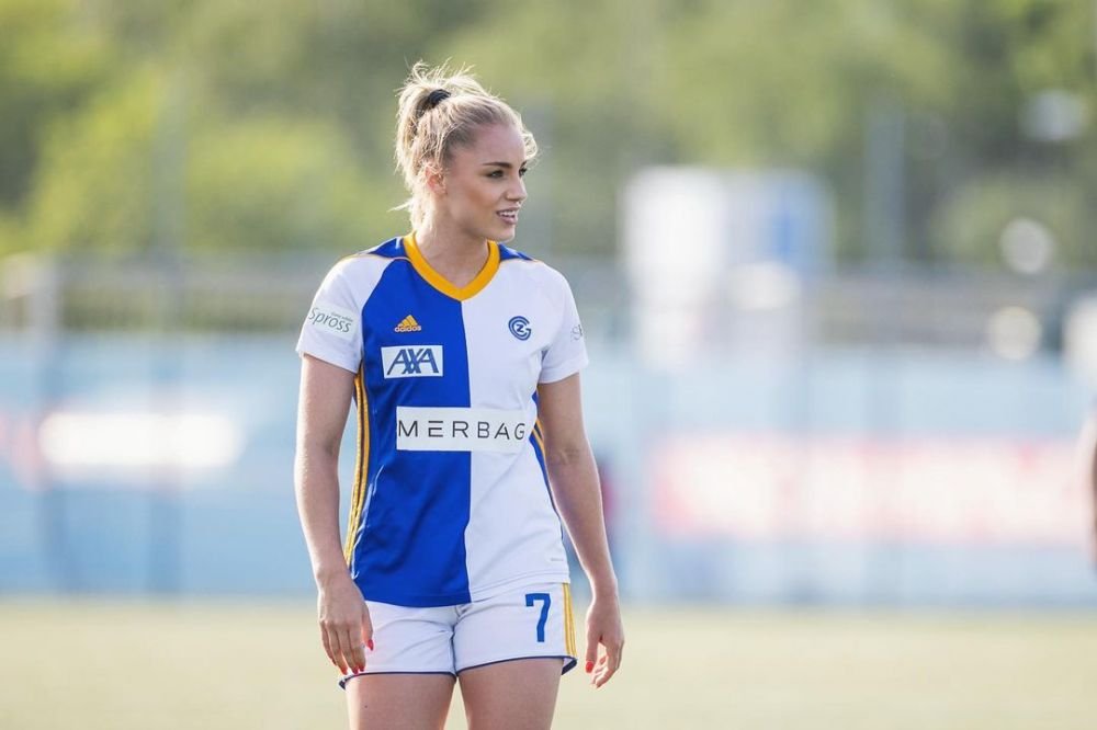 Lovitură teribilă pentru cea mai frumoasă fotbalistă din lume. A ieșit în lacrimi de pe teren, după o accidentare: 