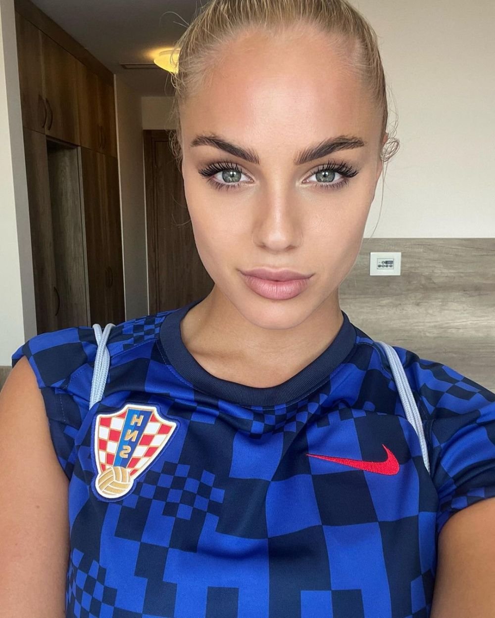 Lovitură teribilă pentru cea mai frumoasă fotbalistă din lume. A ieșit în lacrimi de pe teren, după o accidentare: 