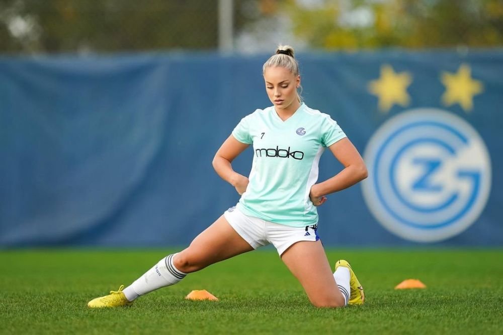 Lovitură teribilă pentru cea mai frumoasă fotbalistă din lume. A ieșit în lacrimi de pe teren, după o accidentare: 