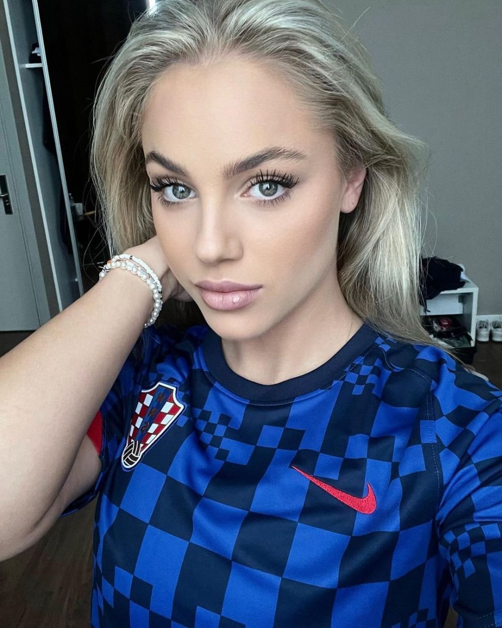 Lovitură teribilă pentru cea mai frumoasă fotbalistă din lume. A ieșit în lacrimi de pe teren, după o accidentare: 