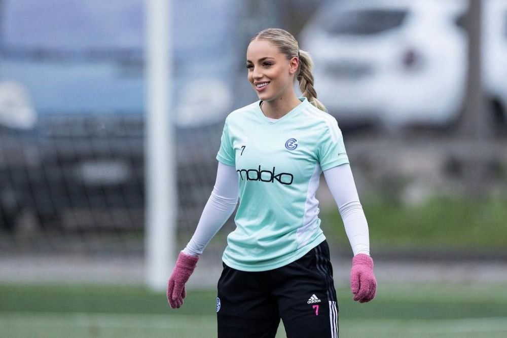 Lovitură teribilă pentru cea mai frumoasă fotbalistă din lume. A ieșit în lacrimi de pe teren, după o accidentare: 