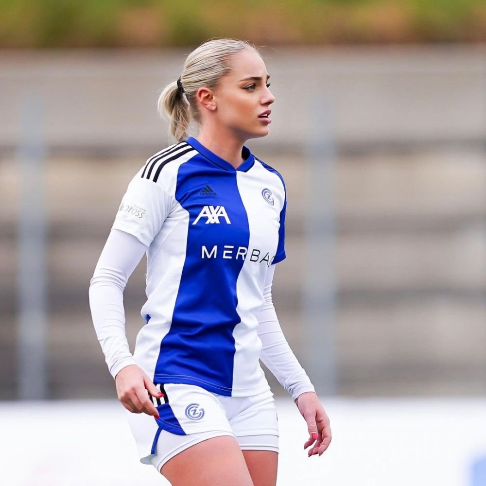 Lovitură teribilă pentru cea mai frumoasă fotbalistă din lume. A ieșit în lacrimi de pe teren, după o accidentare: 
