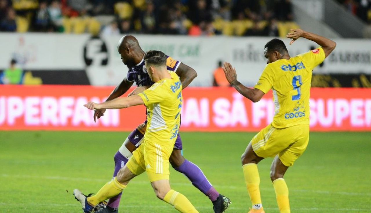 FC Argeș - Petrolul Ploiești 0-1 | Oaspeții pun capăt seriei de patru înfrângeri consecutive_1