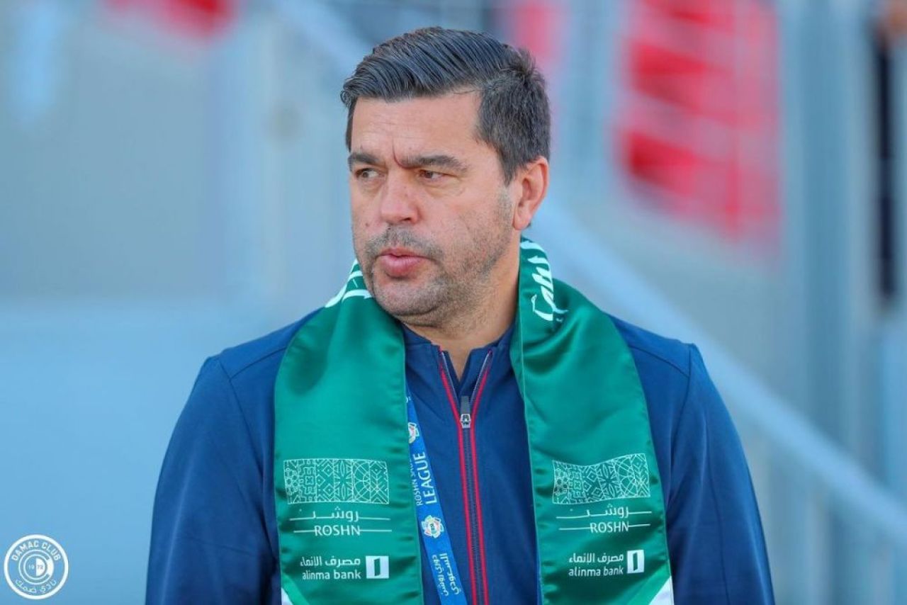 Cosmin Contra, debut cu victorie la Damac. A obținut un succes categoric în fața echipei antrenată de Mirel Rădoi_1
