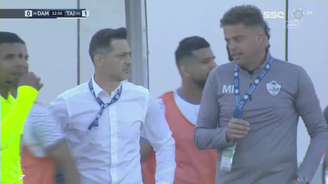 S-a dat autogolul anului în meciul dintre Mirel Rădoi și Cosmin Contra! Faza care l-a lăsat „mască” pe fostul antrenor de la Craiova _8