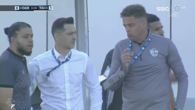 S-a dat autogolul anului în meciul dintre Mirel Rădoi și Cosmin Contra! Faza care l-a lăsat „mască” pe fostul antrenor de la Craiova _9