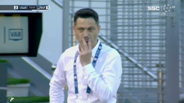 S-a dat autogolul anului în meciul dintre Mirel Rădoi și Cosmin Contra! Faza care l-a lăsat „mască” pe fostul antrenor de la Craiova _11