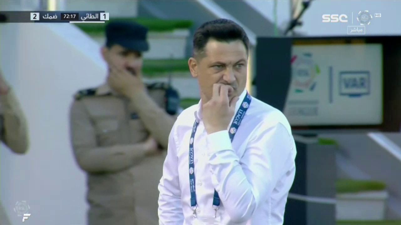 S-a dat autogolul anului în meciul dintre Mirel Rădoi și Cosmin Contra! Faza care l-a lăsat „mască” pe fostul antrenor de la Craiova _13