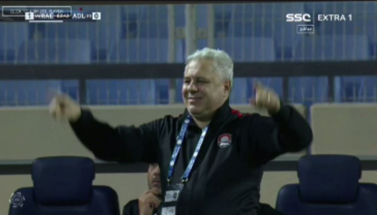 Șumi Show! Șumudică s-a pus în genunchi imediat după ce echipa sa a marcat! Echipele românilor sunt apropiate în clasament _6