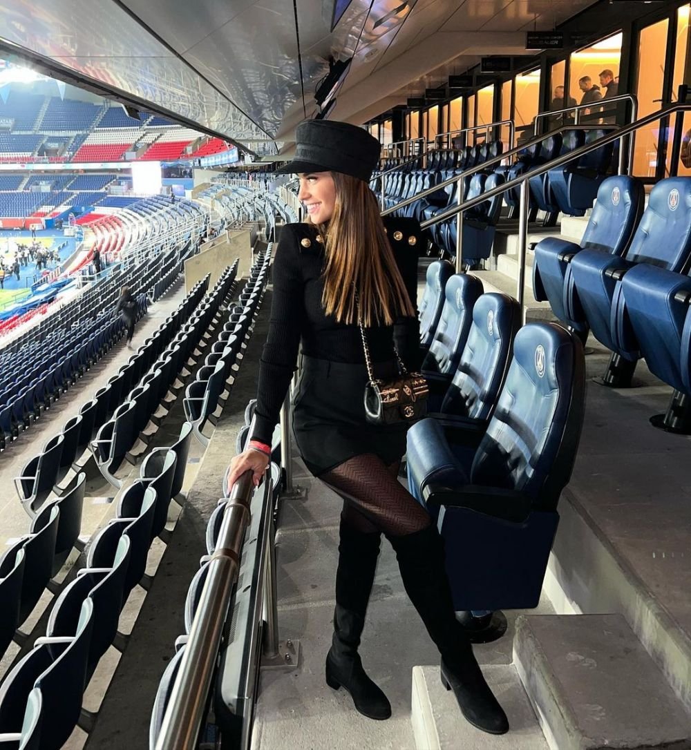 „Agentul Anna!” Poza care anunță mutarea anului?! Anna Lewandowska și Antonela Roccuzzo, surprinse împreună _64