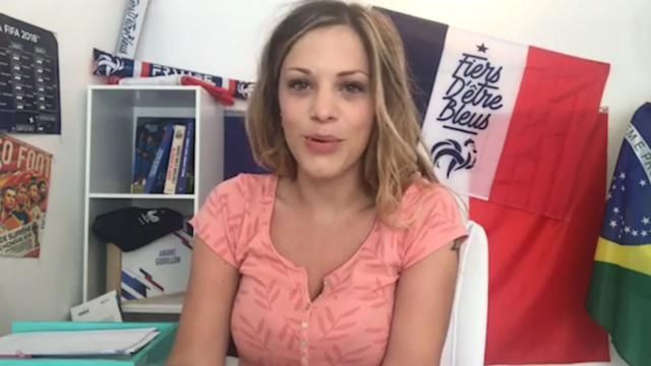 Ea este ziaristă de casă a lui PSG! Cine este frumoasa jurnalistă care face interviuri cu Lionel Messi sau Kylian Mbappe_7