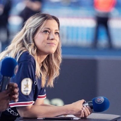 Ea este ziaristă de casă a lui PSG! Cine este frumoasa jurnalistă care face interviuri cu Lionel Messi sau Kylian Mbappe_8