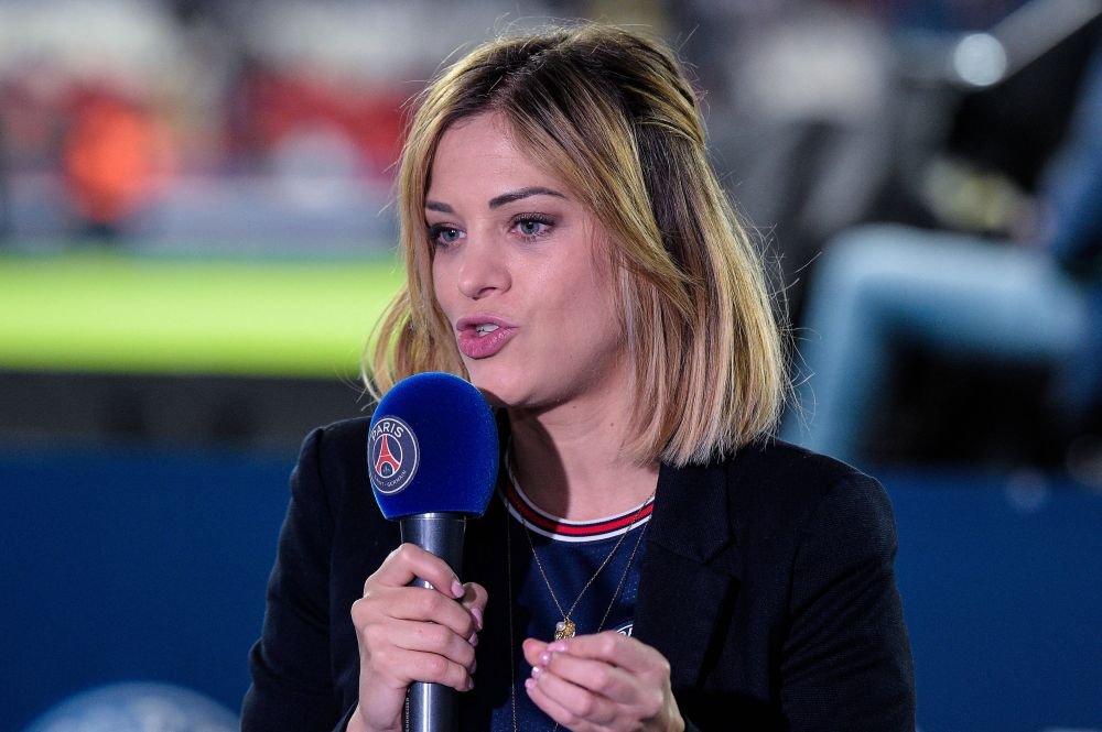 Ea este ziaristă de casă a lui PSG! Cine este frumoasa jurnalistă care face interviuri cu Lionel Messi sau Kylian Mbappe_11
