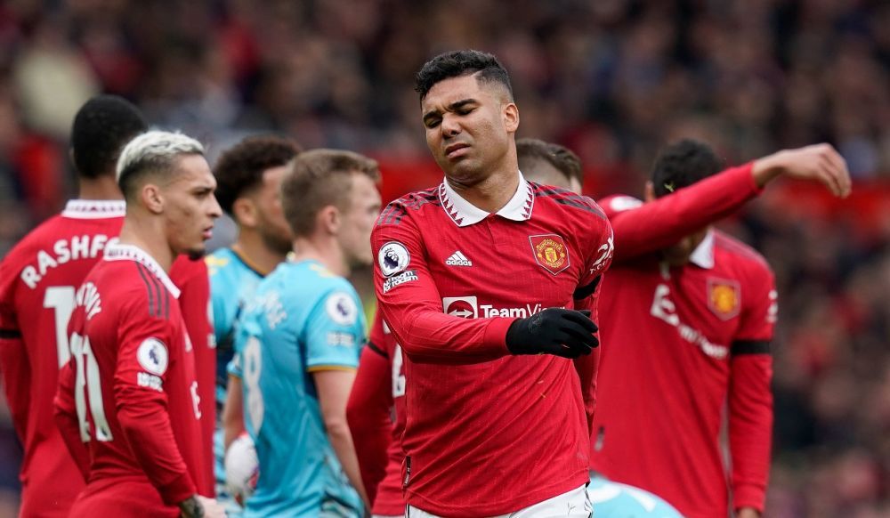 Ce se întâmplă cu Casemiro? Încă o eliminare și suspendare drastică pentru jucătorul lui Manchester United_1