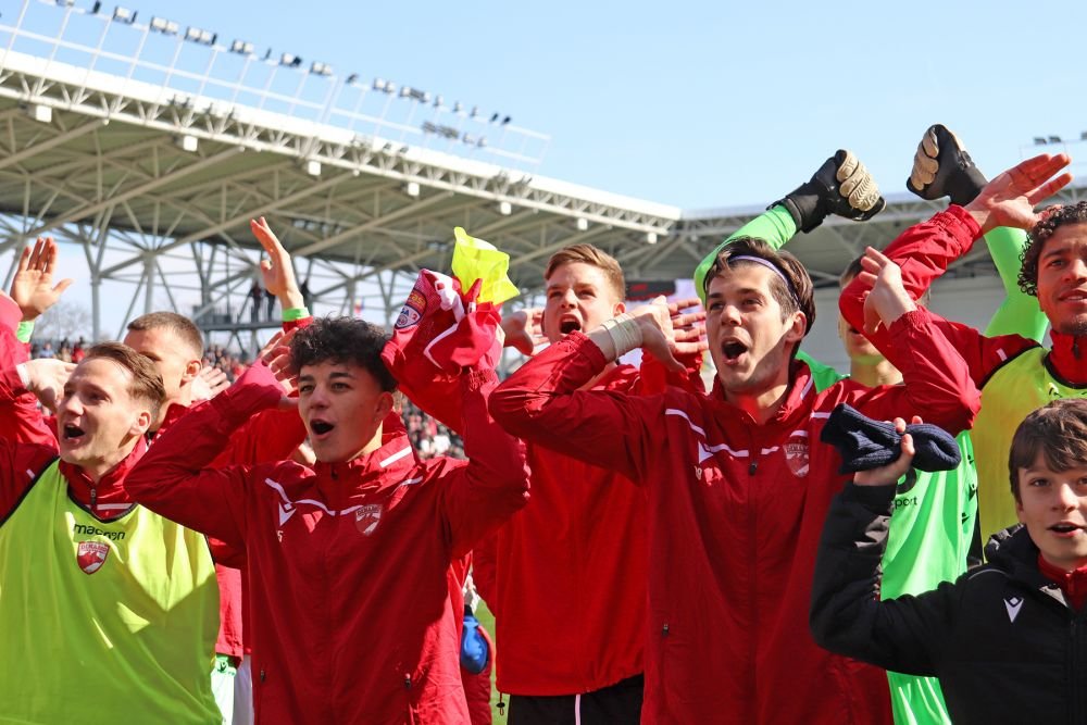 Imaginile bucuriei dinamoviștilor. Jucătorii au cântat minute bune cu galeria_21