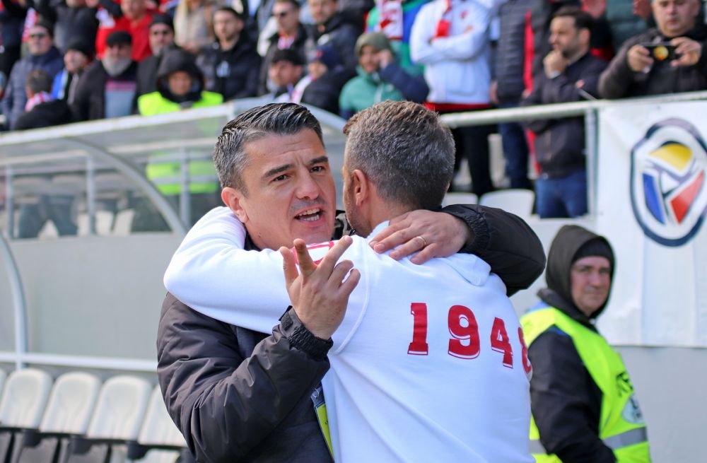 Dinamo - Poli Timișoara 1-1 și ”câinii” lui Ovidiu Burcă sunt în play-off după un thriller pe ”Arcul de Triumf”! Fanii au aruncat cu scaune pe teren_28