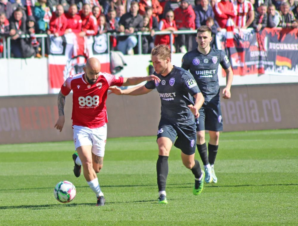 Dinamo - Poli Timișoara 1-1 și ”câinii” lui Ovidiu Burcă sunt în play-off după un thriller pe ”Arcul de Triumf”! Fanii au aruncat cu scaune pe teren_65