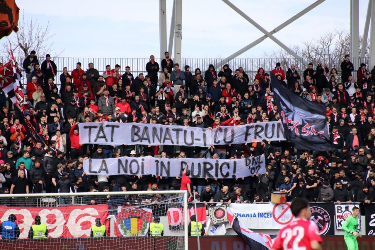 Cum s-au șicanat galeriile lui Dinamo și Poli Timișioara. Bănățenii, ajutați de fanii rapidiști în deplasarea la București_11