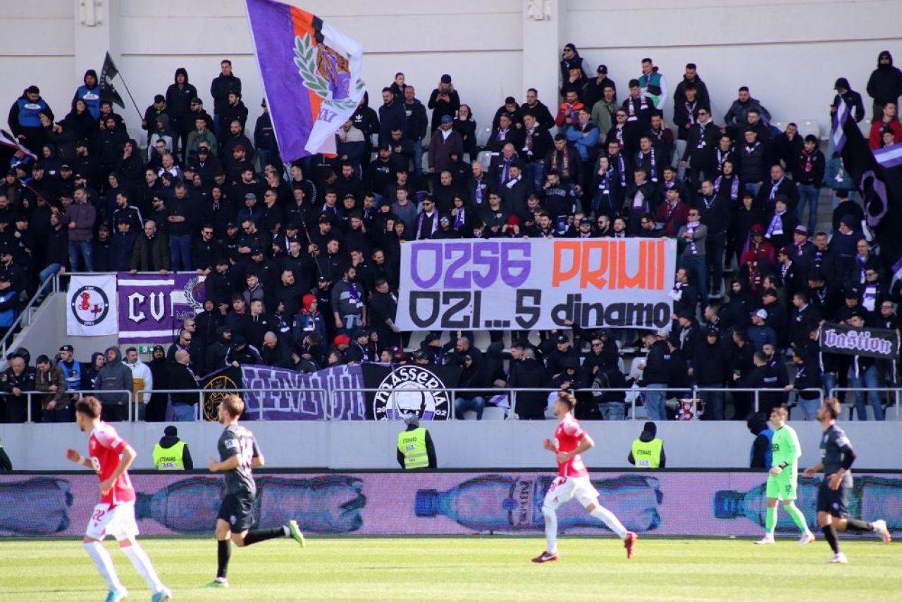 Cum s-au șicanat galeriile lui Dinamo și Poli Timișioara. Bănățenii, ajutați de fanii rapidiști în deplasarea la București_24
