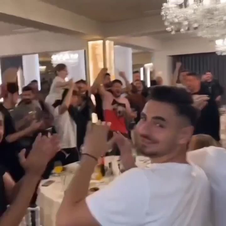 Dinamo a sărbătorit calificarea în play-off cu lăutari și înjurături la adresa Stelei: 