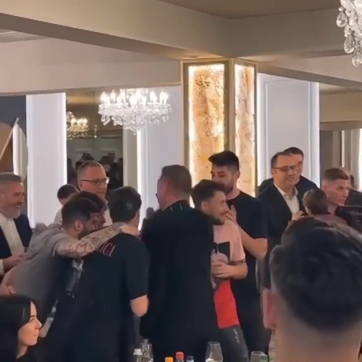 Dinamo a sărbătorit calificarea în play-off cu lăutari și înjurături la adresa Stelei: 