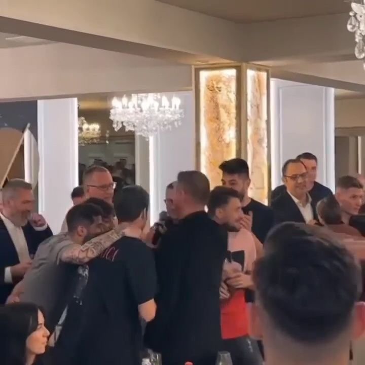 Dinamo a sărbătorit calificarea în play-off cu lăutari și înjurături la adresa Stelei: 