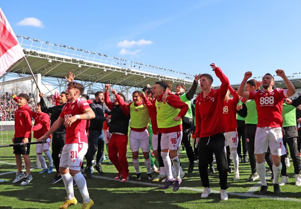 Dinamo, îndemnată să-și tempereze ambițiile. 