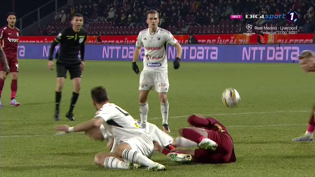 Fază controversată în CFR Cluj - U Cluj! Marcel Bîrsan a consultat VAR-ul și a acordat penalty_18