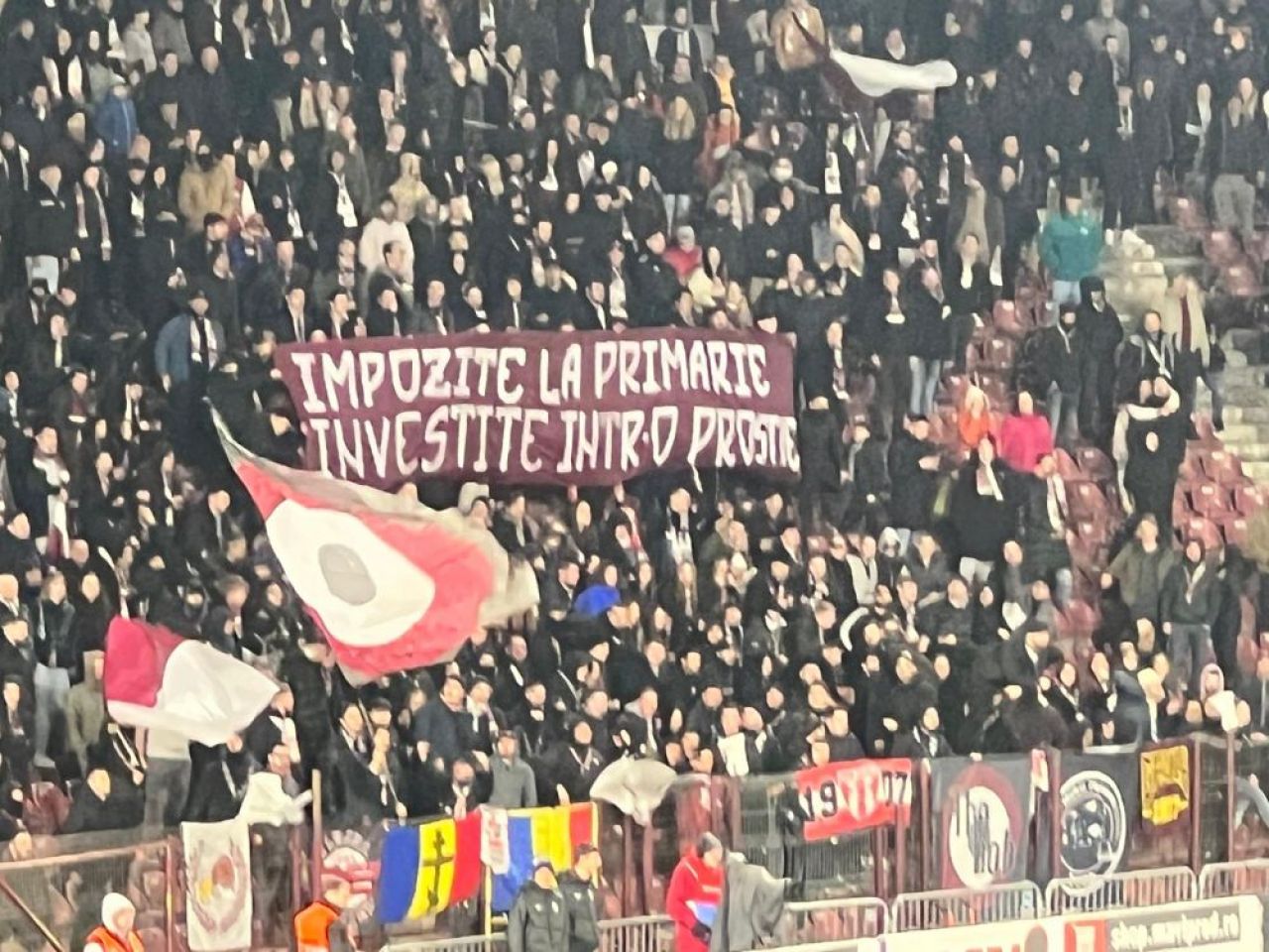 CFR Cluj - U Cluj | Ce bannere au afișat cele două galerii la derby-ul din Gruia_10