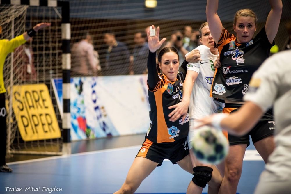 E frumoasă foc, e medaliată la Mondiale cu Danemarca și va juca în Liga Florilor din viitorul sezon!_6