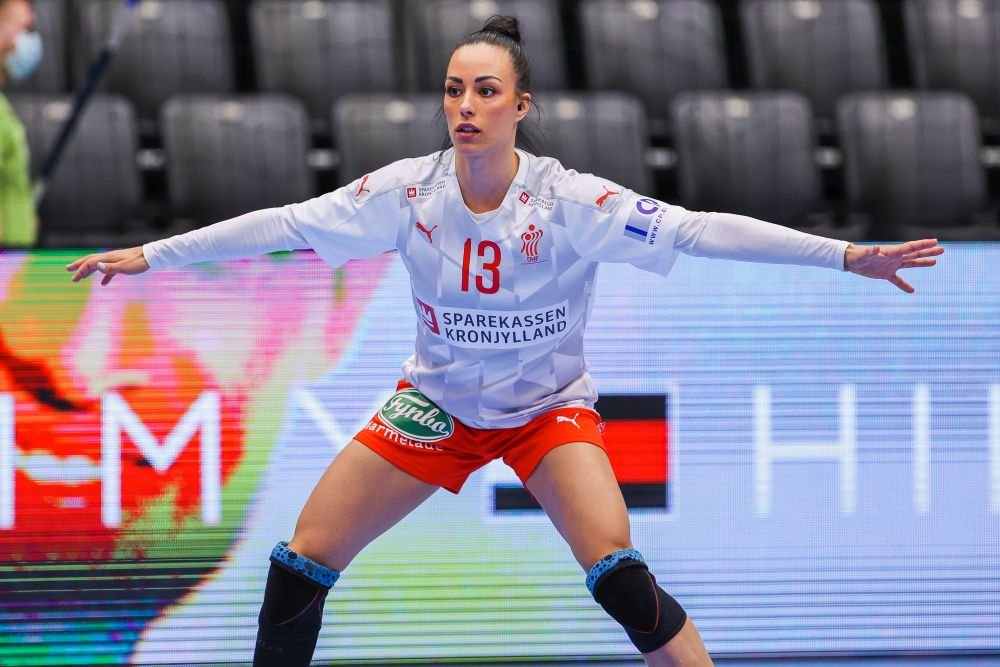 E frumoasă foc, e medaliată la Mondiale cu Danemarca și va juca în Liga Florilor din viitorul sezon!_10